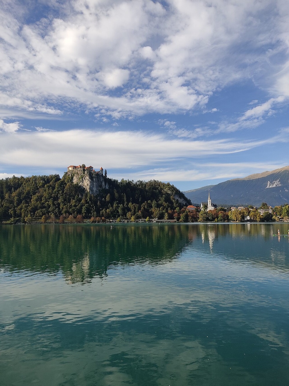 Blejsko jezero z gradom na pečini